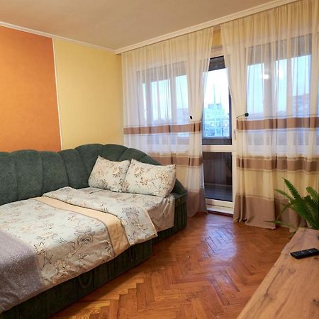 Babylon Apartments On Maidan Ривне Екстериор снимка